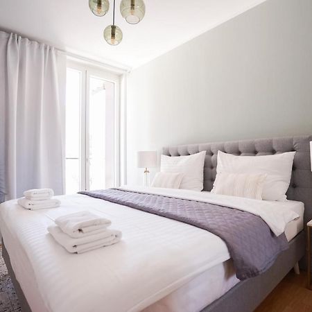 וינה Exclusive 2-Bedroom Condo With Pool & Balcony מראה חיצוני תמונה