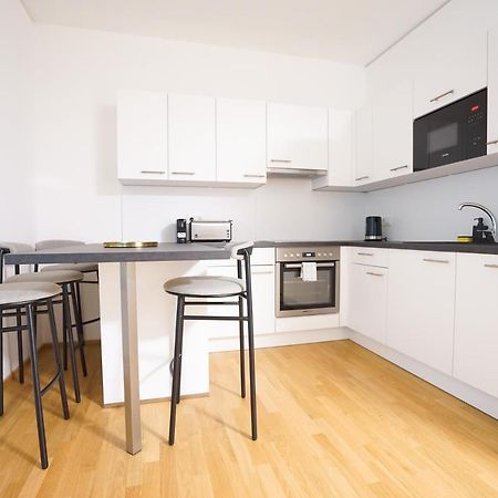 וינה Exclusive 2-Bedroom Condo With Pool & Balcony מראה חיצוני תמונה